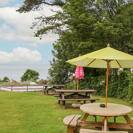 Ochenta Villa Combe Martin Bagian luar foto
