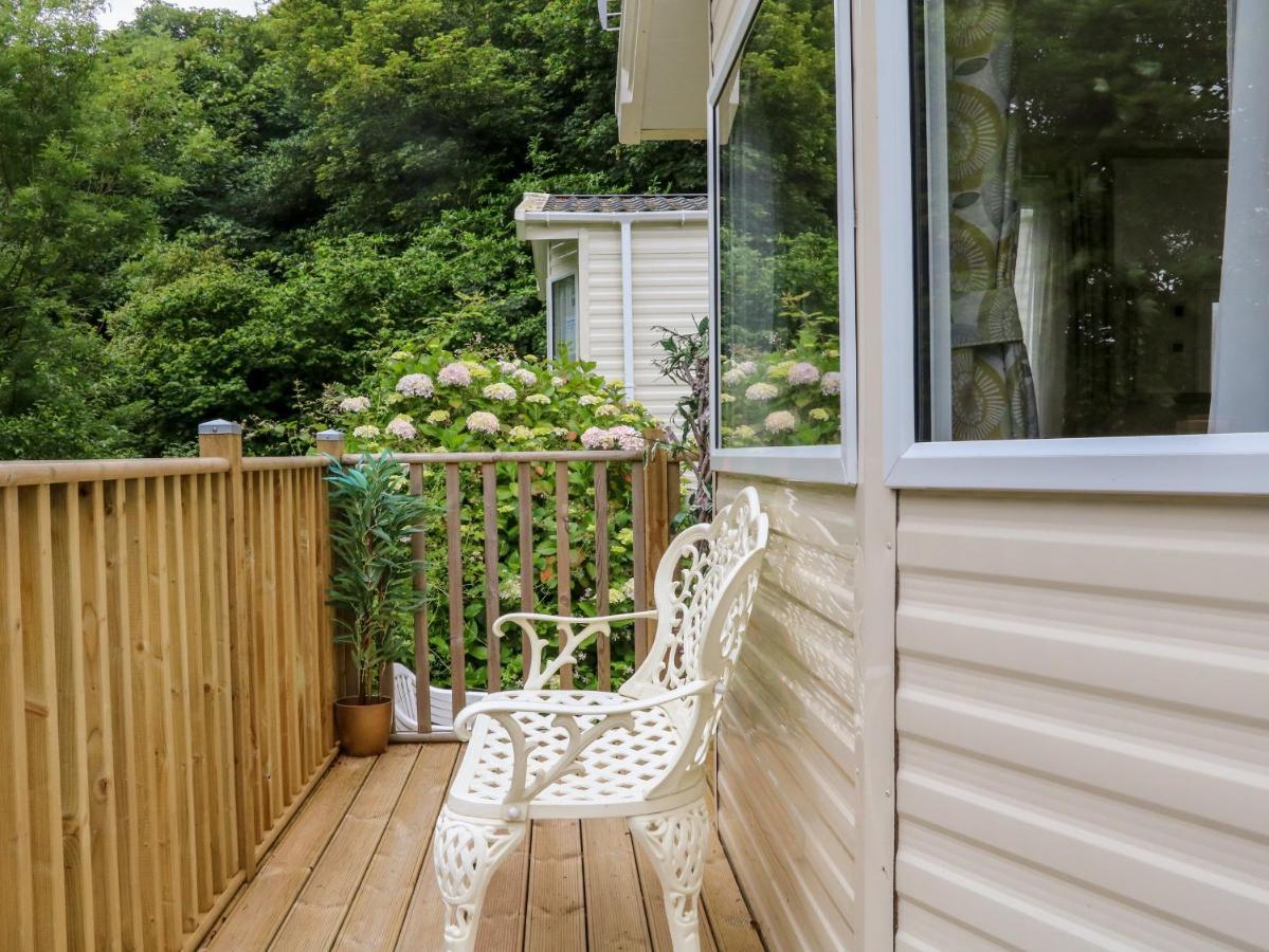 Ochenta Villa Combe Martin Bagian luar foto