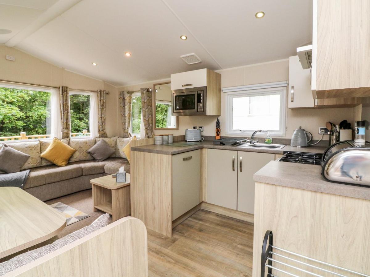 Ochenta Villa Combe Martin Bagian luar foto